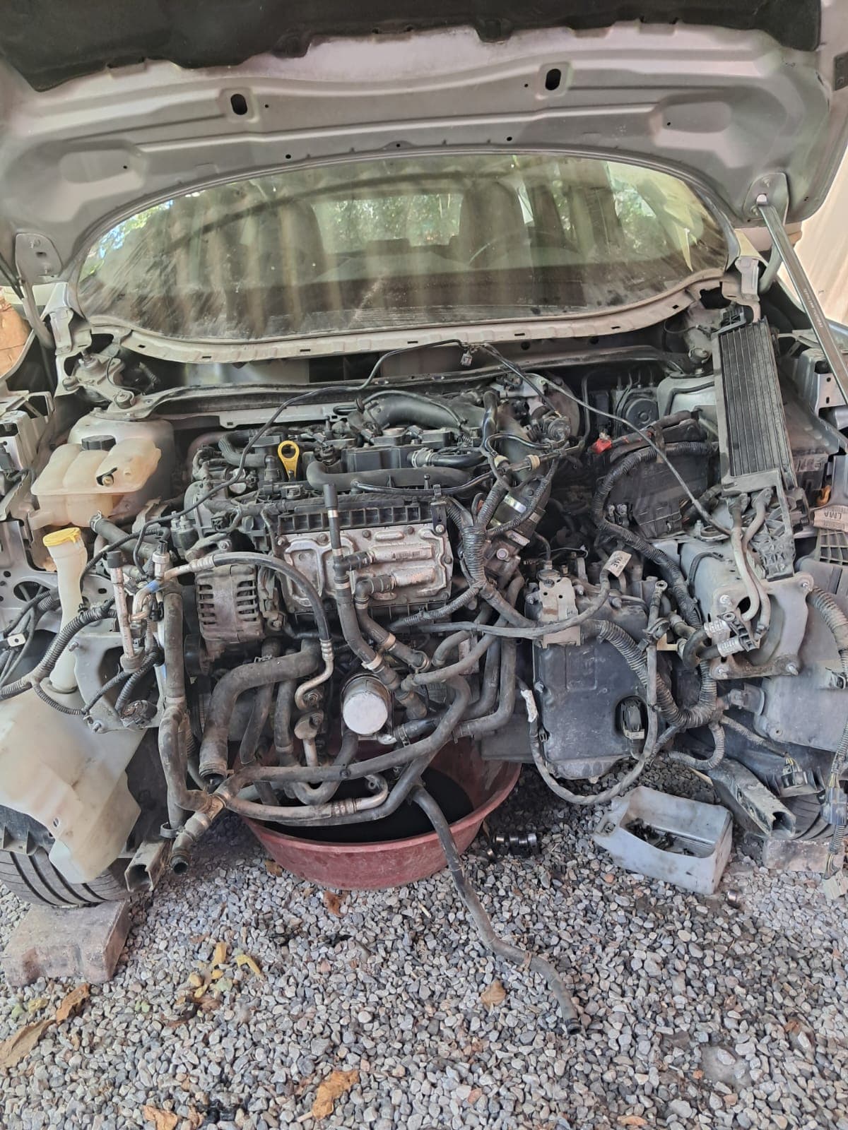 Motor hasarlı araç